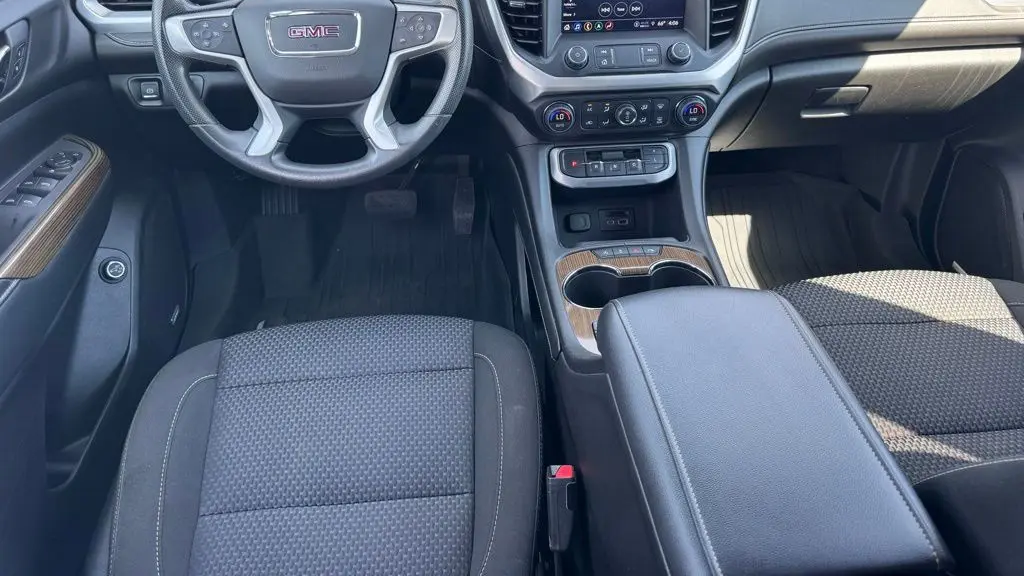2022 GMC Acadia SLE