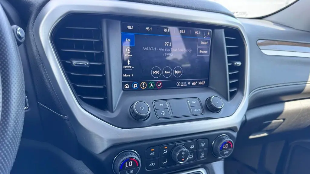 2022 GMC Acadia SLE