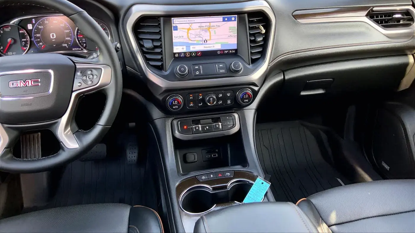 2023 GMC Acadia AT4