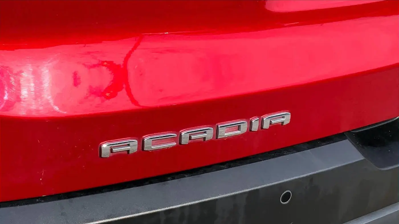 2023 GMC Acadia AT4