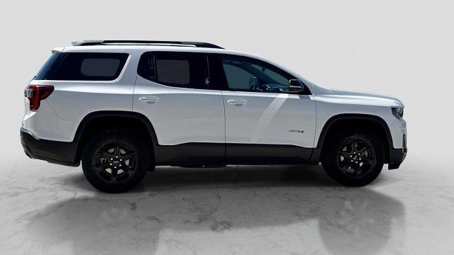 2022 GMC Acadia AT4