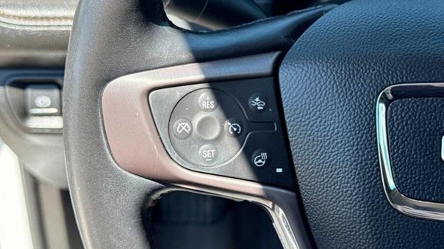 2022 GMC Acadia AT4