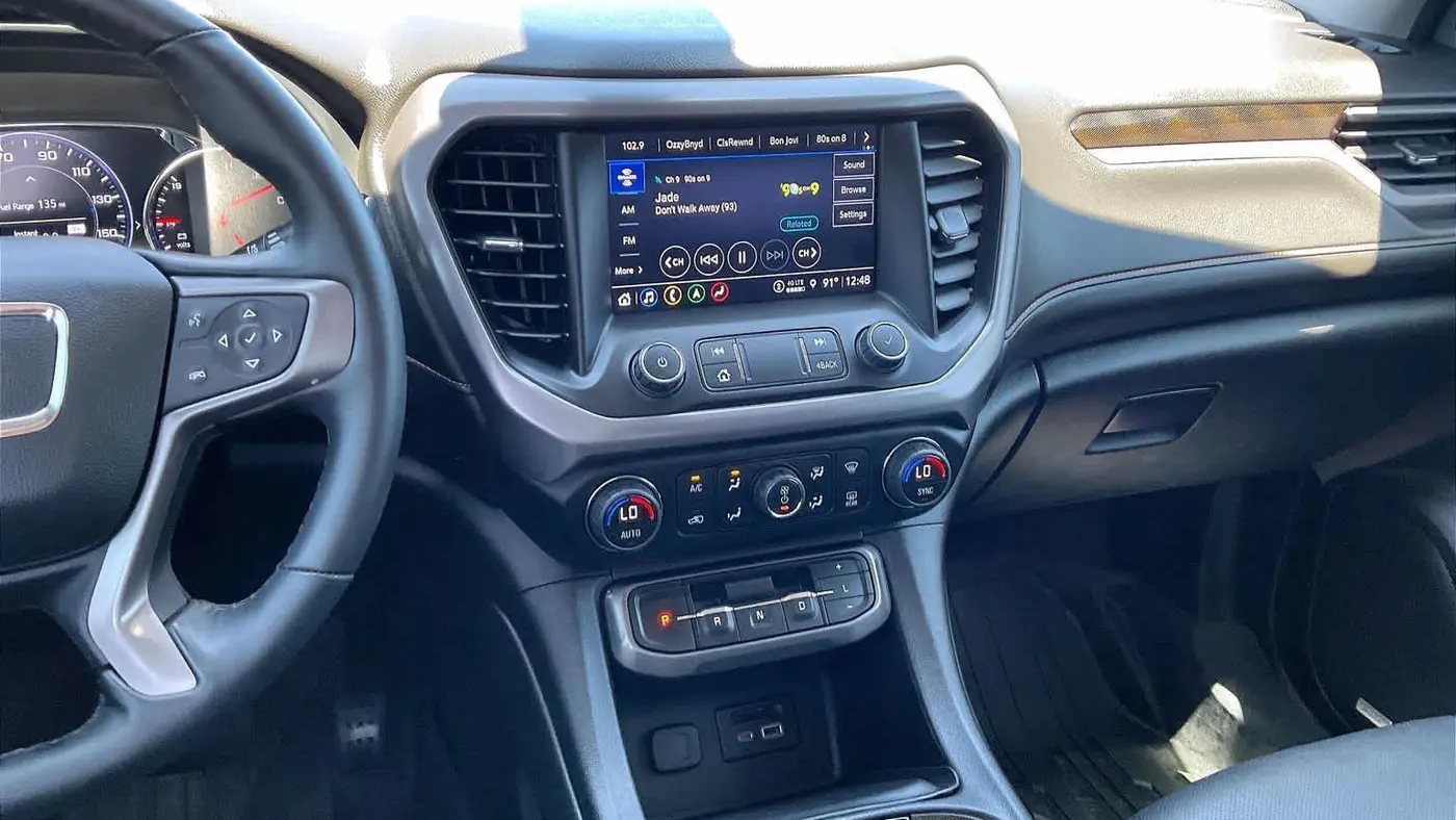 2023 GMC Acadia AT4