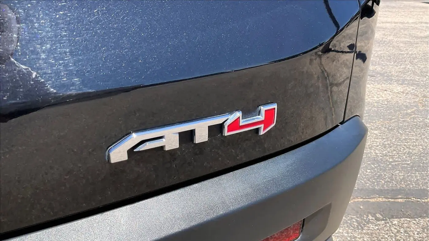 2023 GMC Acadia AT4