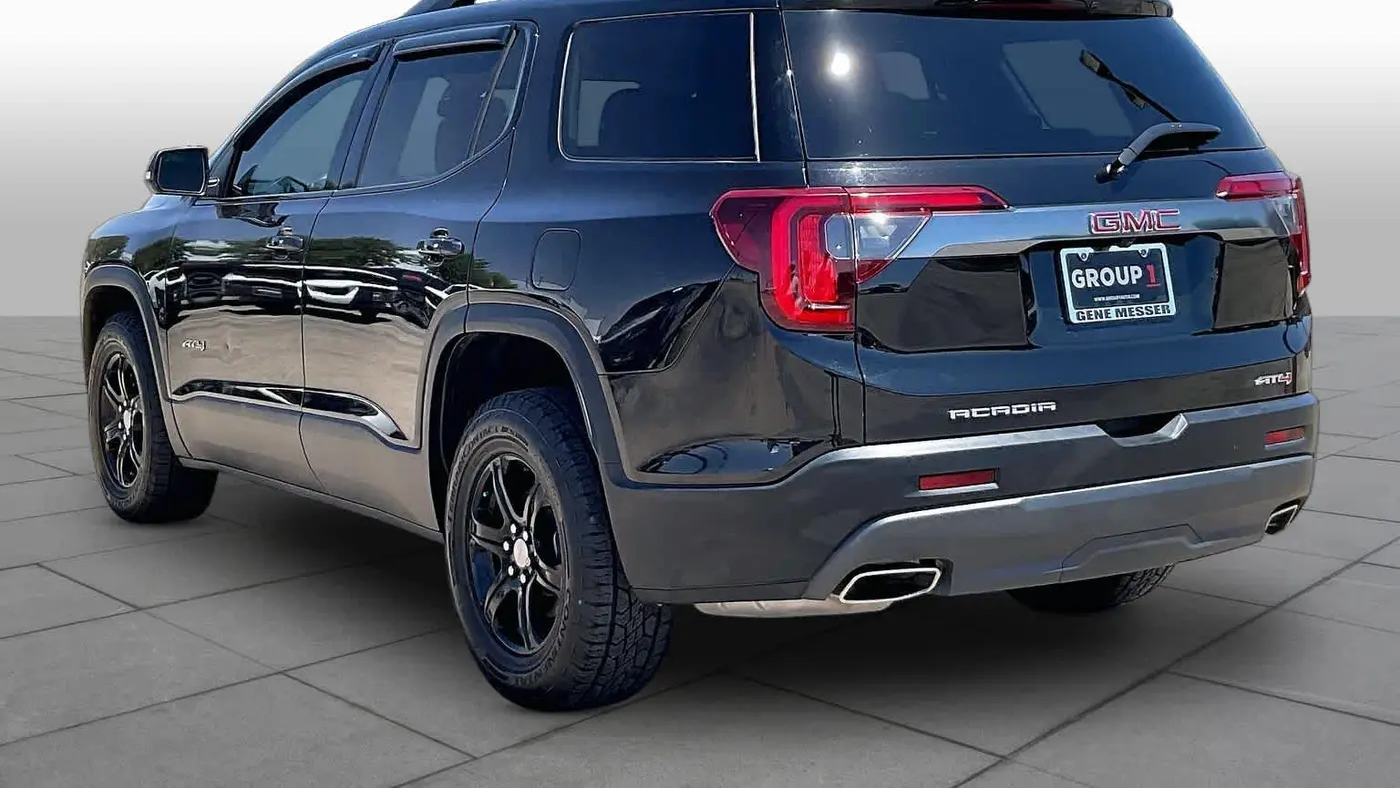 2023 GMC Acadia AT4