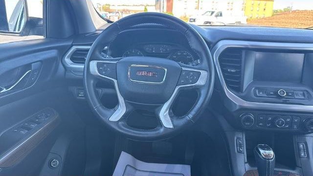 2017 GMC Acadia SLE-2