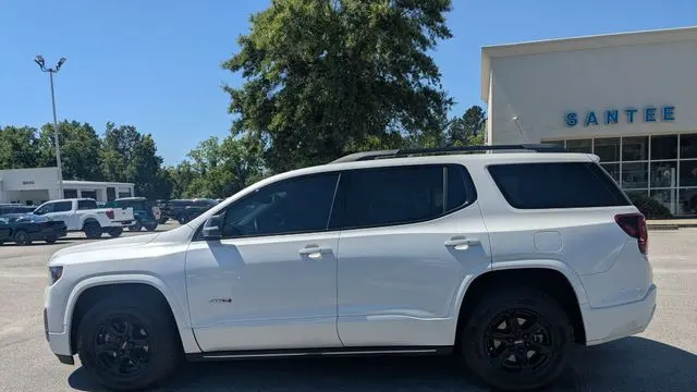 2021 GMC Acadia AT4