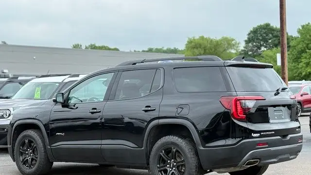 2023 GMC Acadia AT4