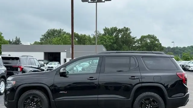 2023 GMC Acadia AT4
