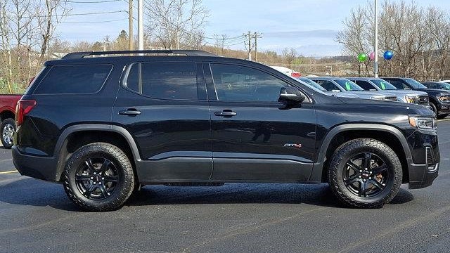 2023 GMC Acadia AT4