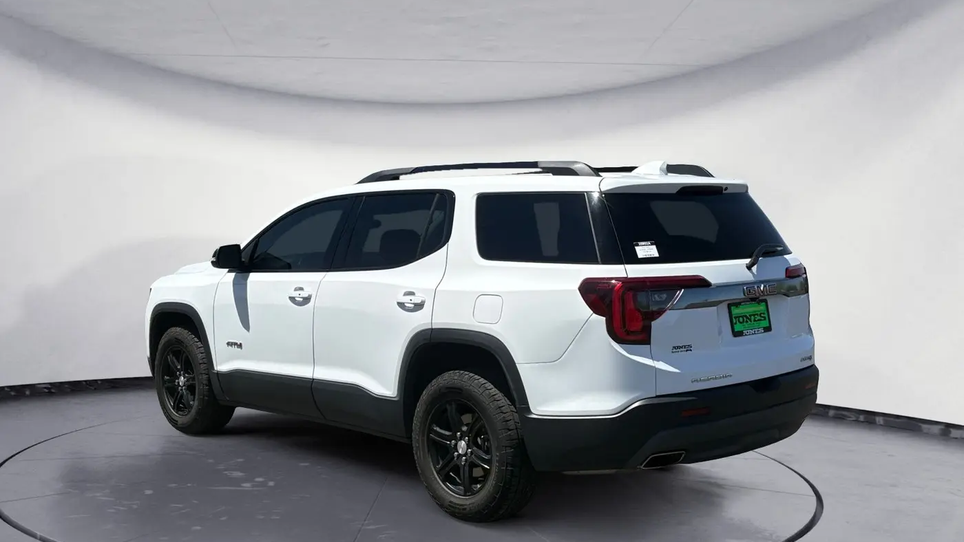 2023 GMC Acadia AT4