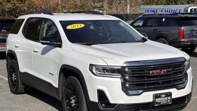 2023 GMC Acadia AT4