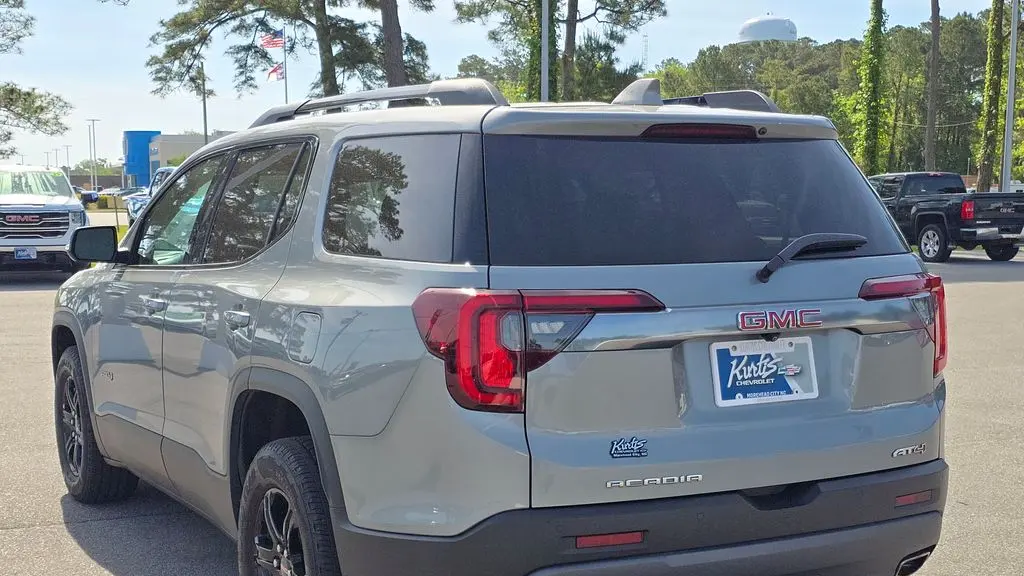 2023 GMC Acadia AT4