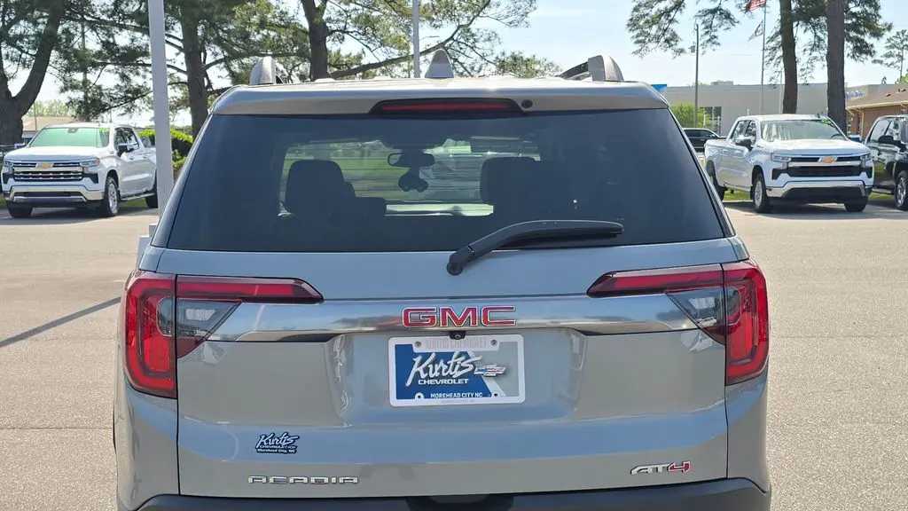 2023 GMC Acadia AT4