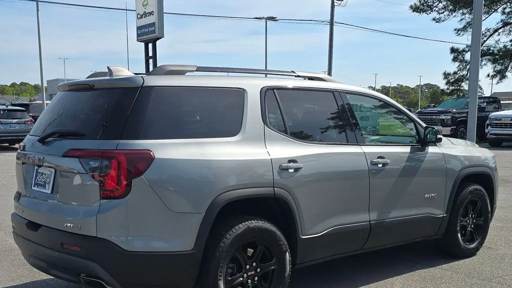 2023 GMC Acadia AT4