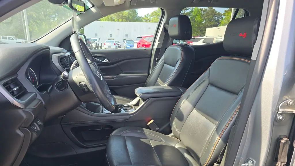 2023 GMC Acadia AT4