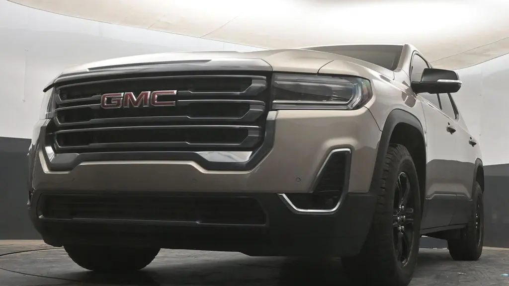 2023 GMC Acadia AT4