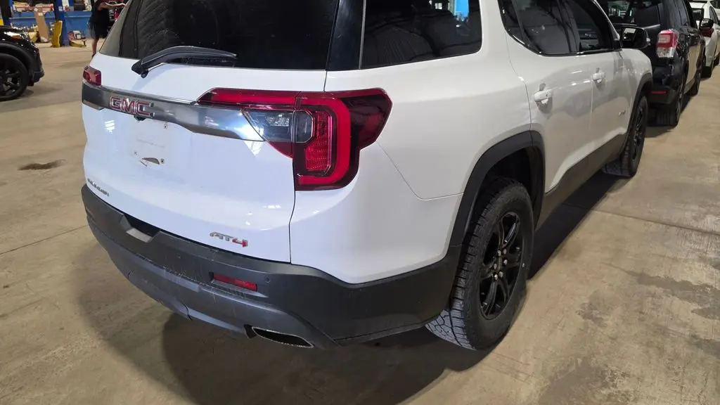 2021 GMC Acadia AT4