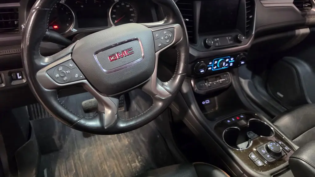 2021 GMC Acadia AT4