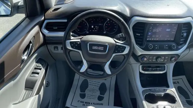 2023 GMC Acadia SLT