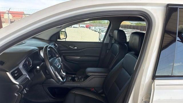 2022 GMC Acadia SLT