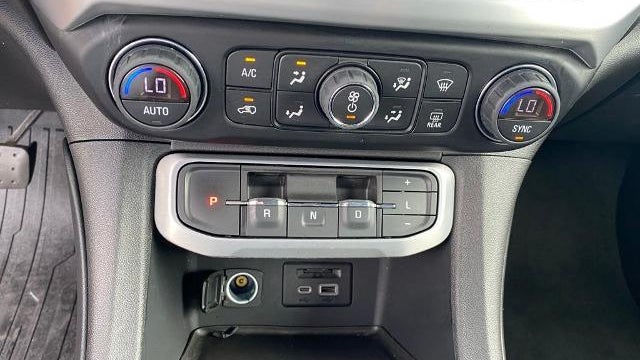 2022 GMC Acadia SLT