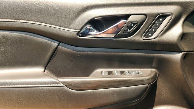 2022 GMC Acadia SLT