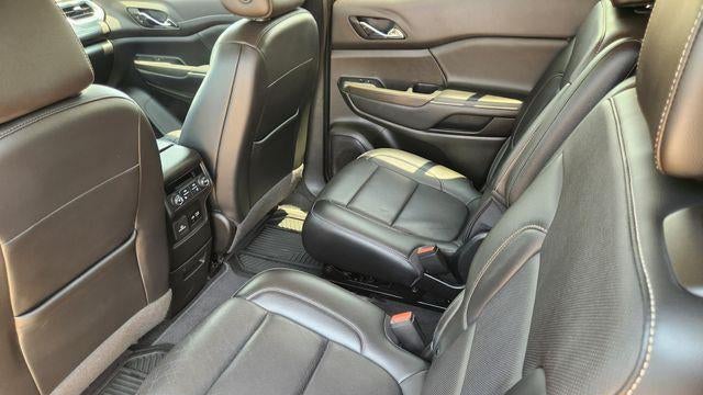 2022 GMC Acadia SLT