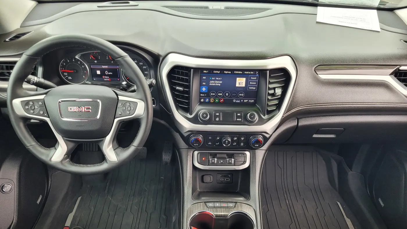 2023 GMC Acadia SLT