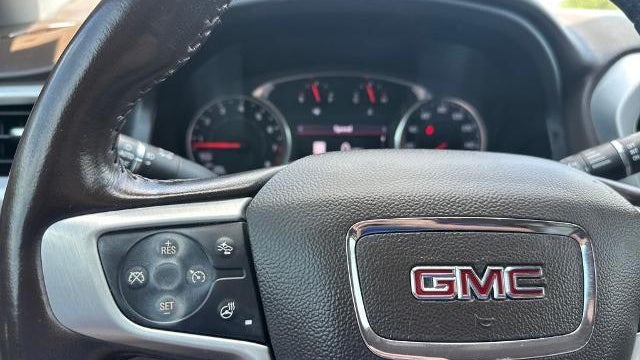 2021 GMC Acadia SLT