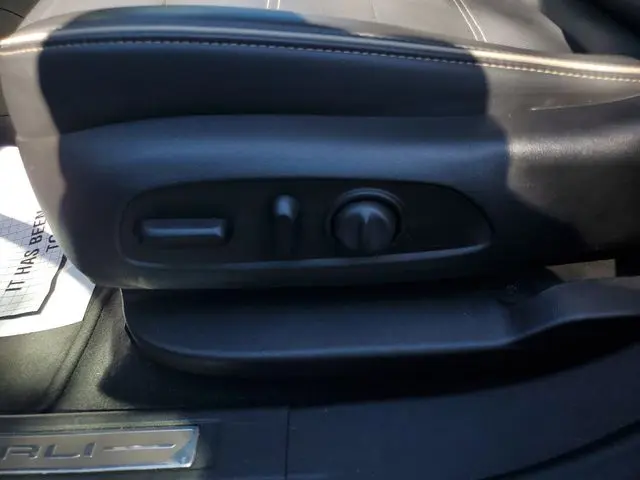 2021 GMC Acadia - $27,990