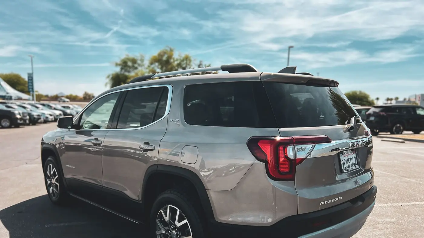 2023 GMC Acadia SLE