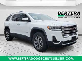 2022 GMC Acadia with Summit White Exterior