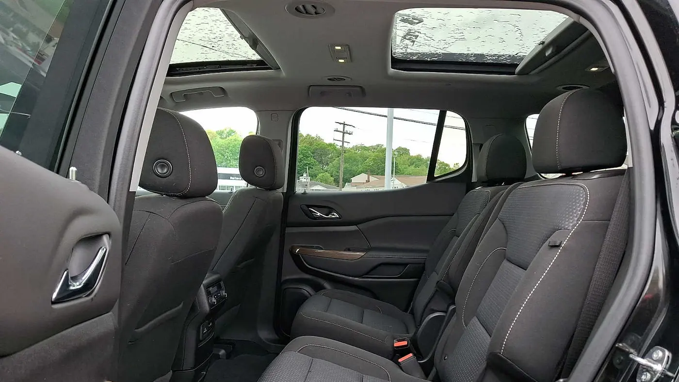 2023 GMC Acadia SLE