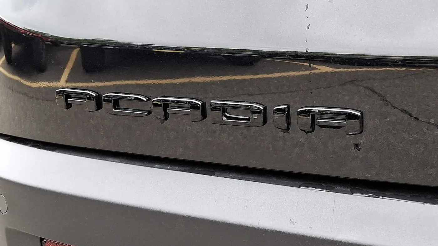 2023 GMC Acadia SLE