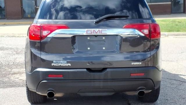 2017 GMC Acadia SLE-2