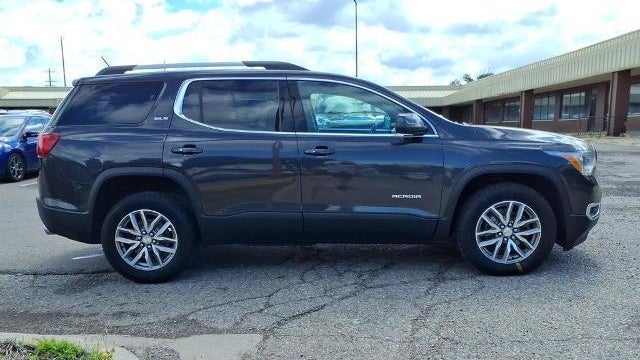 2017 GMC Acadia SLE-2