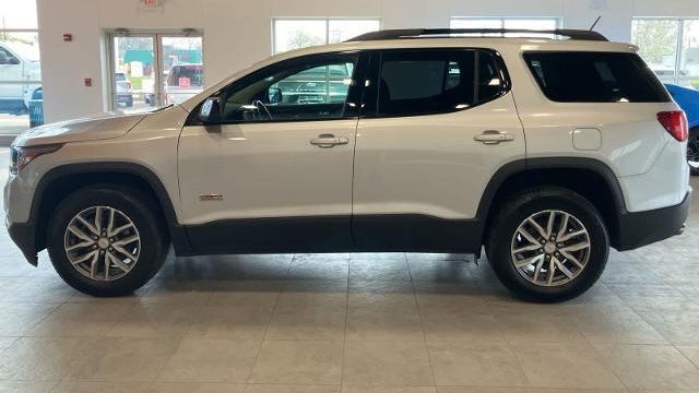 2017 GMC Acadia SLE-2