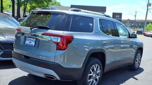 2023 GMC Acadia SLT