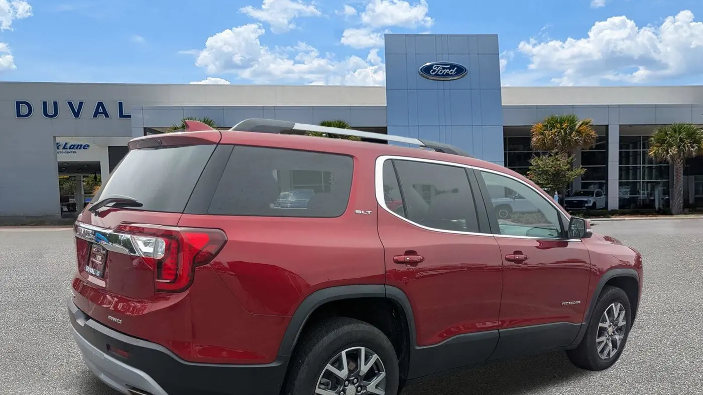 2023 GMC Acadia SLT