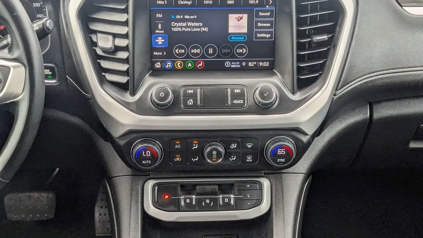 2023 GMC Acadia SLT