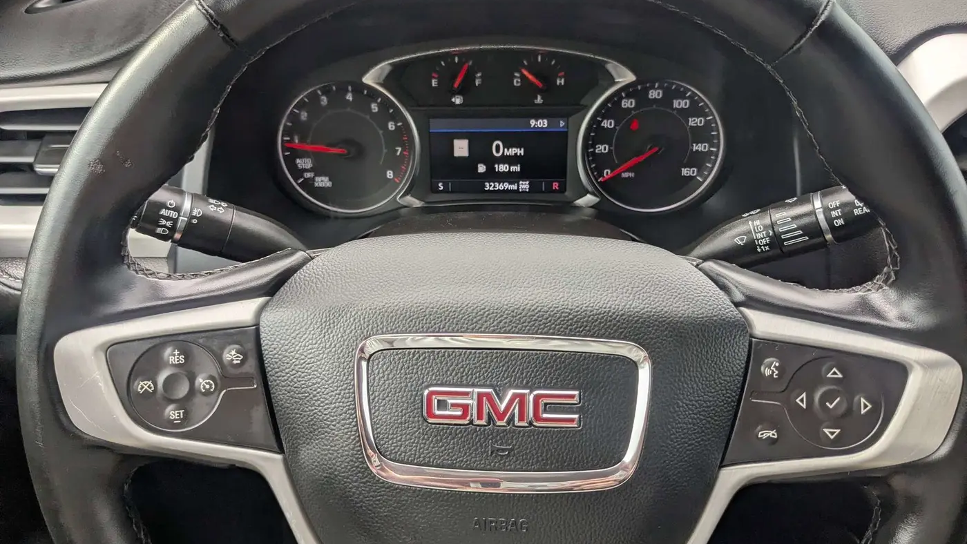 2023 GMC Acadia SLT