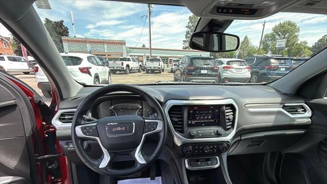 2023 GMC Acadia SLT