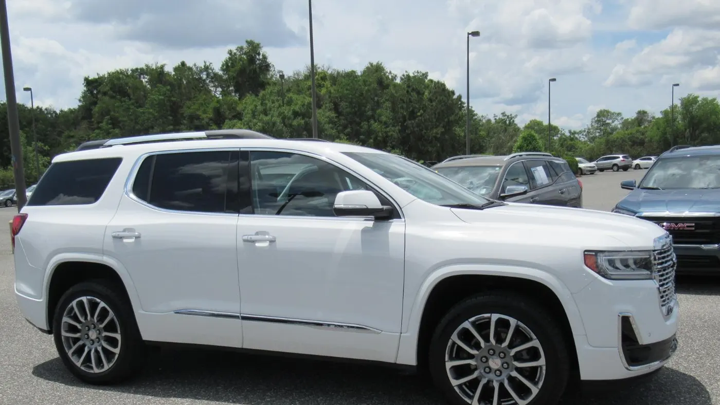 2023 GMC Acadia Denali