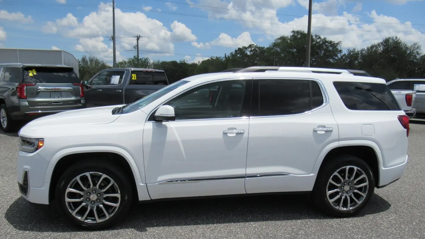 2023 GMC Acadia Denali