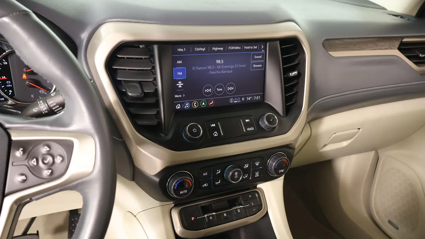 2023 GMC Acadia Denali