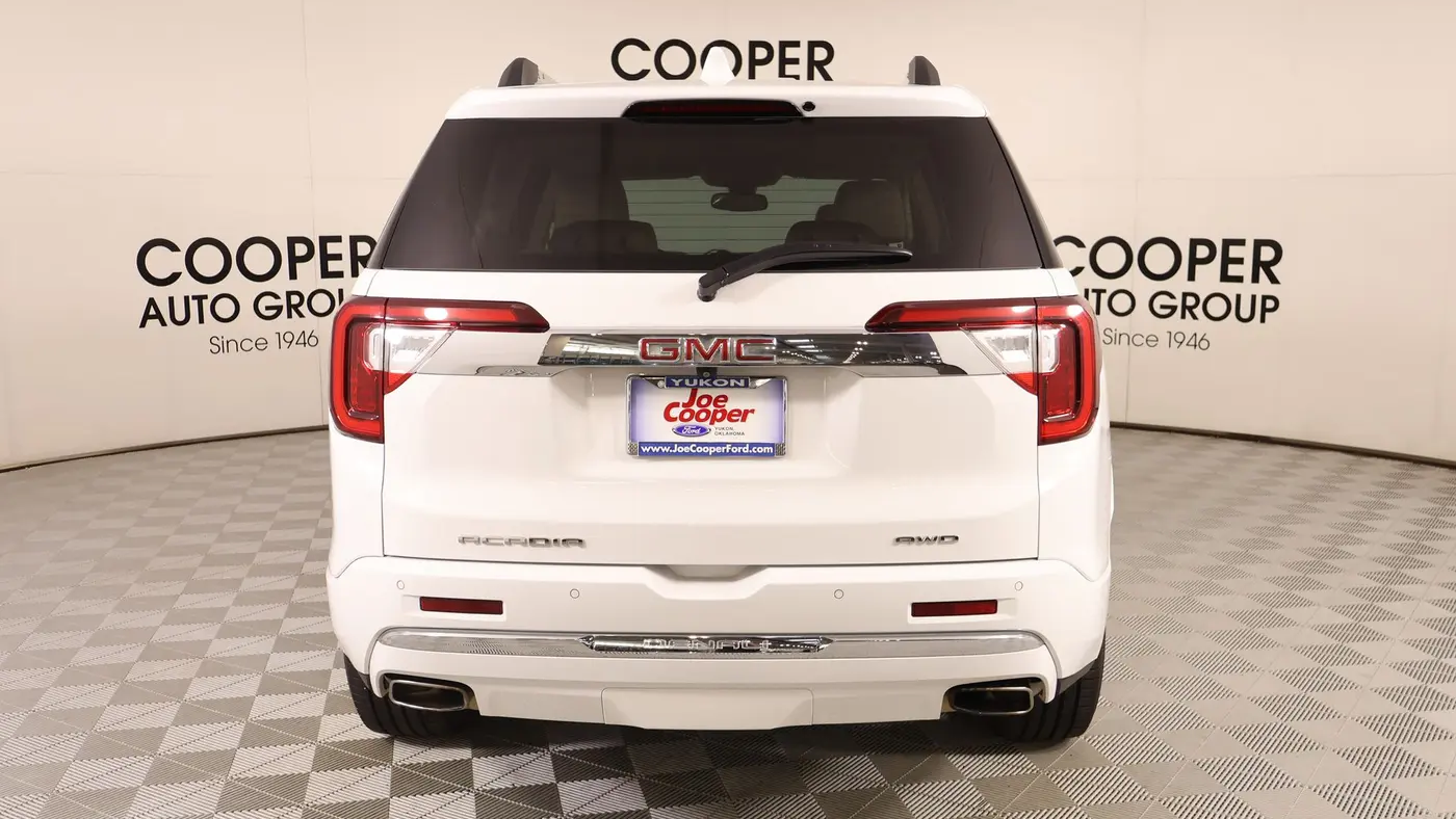2023 GMC Acadia Denali
