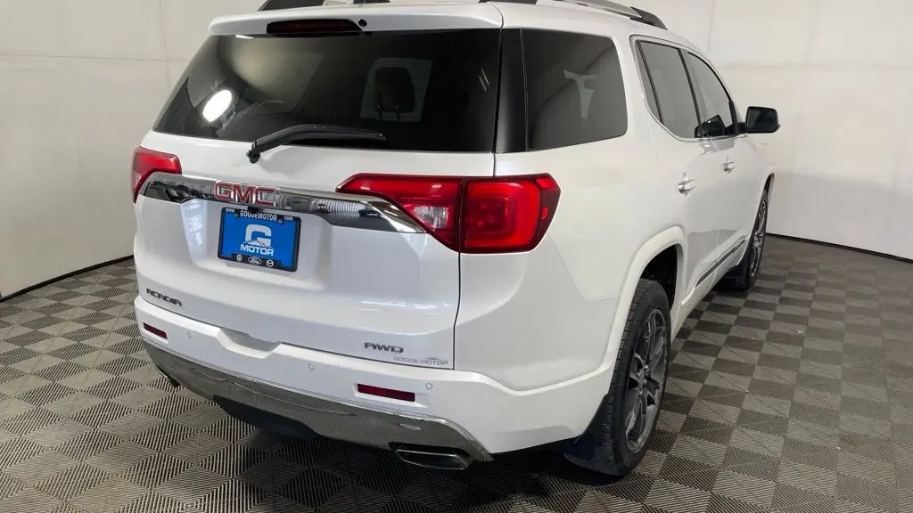 2017 GMC Acadia Denali