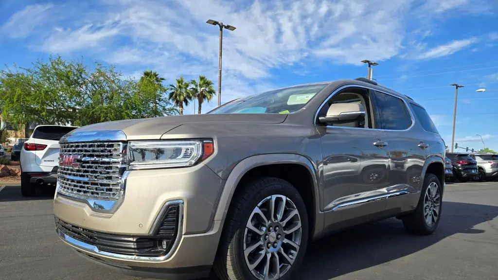 2023 GMC Acadia Denali