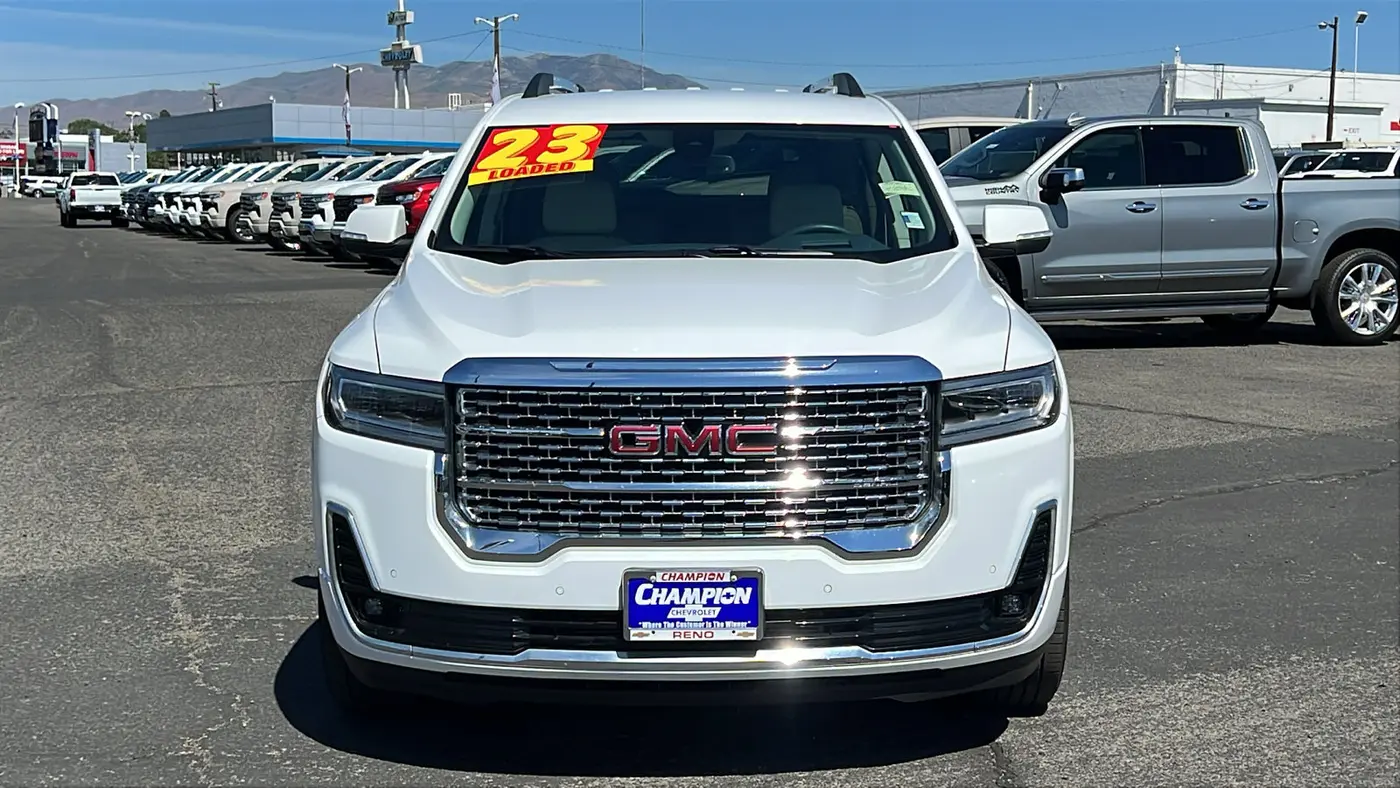2023 GMC Acadia Denali